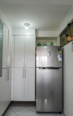 Casa à venda com 274m², 4 quartos e 4 vagas Casa à venda com 274m², 4 quartos e 4 vagasCozinha