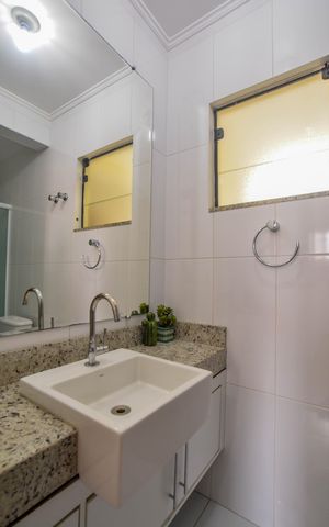 Casa à venda com 274m², 4 quartos e 4 vagas Casa à venda com 274m², 4 quartos e 4 vagasBanheiro da Suíte 1