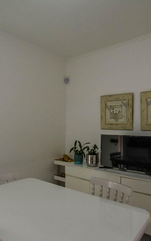 Casa à venda com 274m², 4 quartos e 4 vagas Casa à venda com 274m², 4 quartos e 4 vagasCozinha