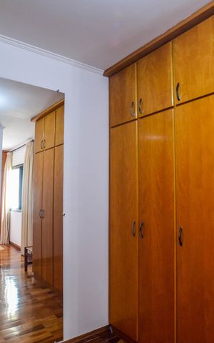 Casa à venda com 274m², 4 quartos e 4 vagas Casa à venda com 274m², 4 quartos e 4 vagasSuíte 2