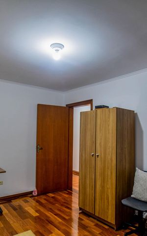 Casa à venda com 274m², 4 quartos e 4 vagas Casa à venda com 274m², 4 quartos e 4 vagasQuarto 1