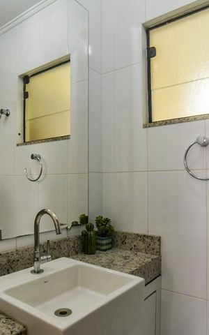 Casa à venda com 274m², 4 quartos e 4 vagas Casa à venda com 274m², 4 quartos e 4 vagasBanheiro da Suíte 1