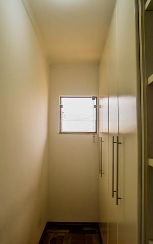 Casa à venda com 274m², 4 quartos e 4 vagas Casa à venda com 274m², 4 quartos e 4 vagasSuíte 1