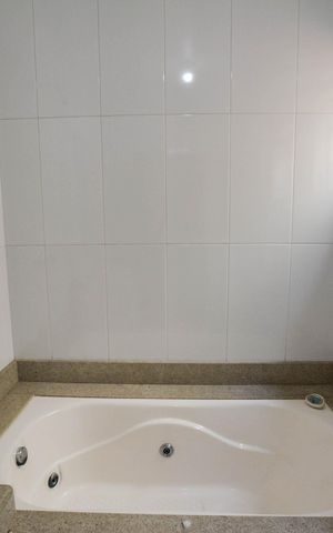 Casa à venda com 274m², 4 quartos e 4 vagas Casa à venda com 274m², 4 quartos e 4 vagasBanheiro da Suíte 2