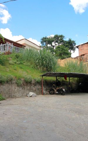 Casa à venda com 164m², 3 quartos e 8 vagasGaragem