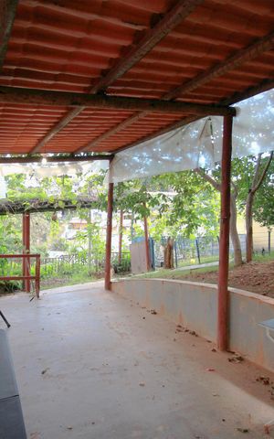 Casa à venda com 164m², 3 quartos e 8 vagasQuintal