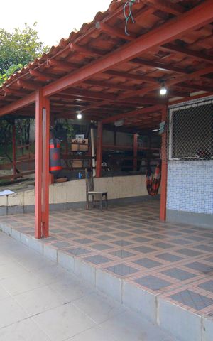 Casa à venda com 164m², 3 quartos e 8 vagasVaranda