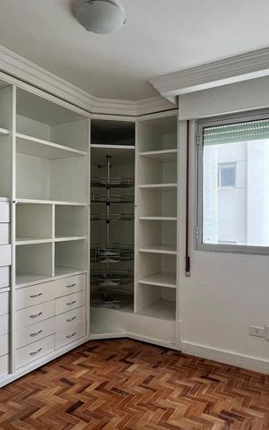 Apartamento para alugar com 120m², 2 quartos e 1 vaga Apartamento para alugar com 120m², 2 quartos e 1 vagaCloset da Suíte