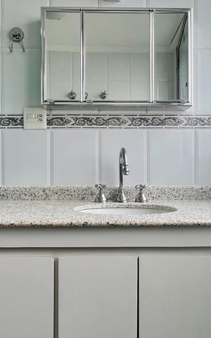 Apartamento para alugar com 120m², 2 quartos e 1 vaga Apartamento para alugar com 120m², 2 quartos e 1 vagaBanheiro da Suíte
