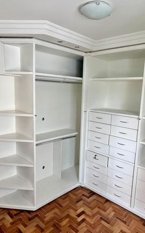 Apartamento para alugar com 120m², 2 quartos e 1 vaga Apartamento para alugar com 120m², 2 quartos e 1 vagaCloset da Suíte