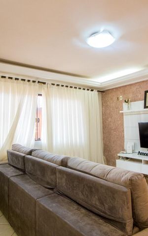 Casa à venda com 251m², 3 quartos e 4 vagas Casa à venda com 251m², 3 quartos e 4 vagasSala