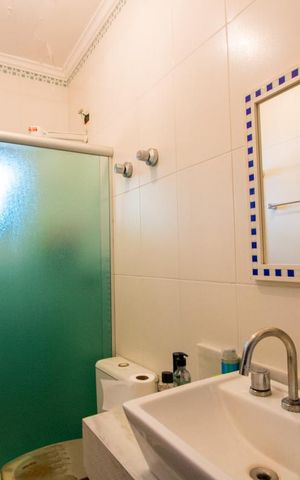 Casa à venda com 251m², 3 quartos e 4 vagas Casa à venda com 251m², 3 quartos e 4 vagasBanheiro social