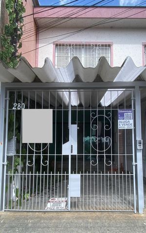 Casa à venda com 230m², 5 quartos e 1 vaga Casa à venda com 230m², 5 quartos e 1 vagaFachada + placa