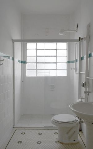 Apartamento para alugar com 72m², 2 quartos e sem vagaBanheiro