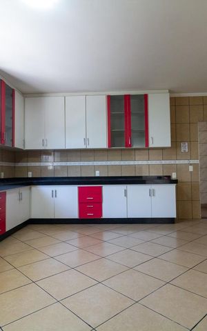 Casa para alugar com 373m², 3 quartos e 8 vagas Casa para alugar com 373m², 3 quartos e 8 vagasCozinha