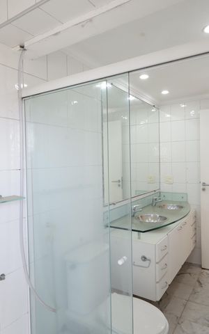 Apartamento à venda com 84m², 2 quartos e 2 vagasBanheiro da Suíte