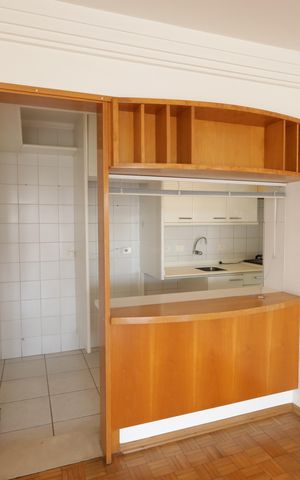 Apartamento à venda com 84m², 2 quartos e 2 vagasCozinha