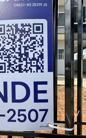 Casa à venda com 230m², 3 quartos e 2 vagas Casa à venda com 230m², 3 quartos e 2 vagasPlaquinha fachada instalada