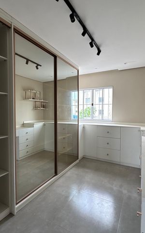 Casa à venda com 230m², 3 quartos e 2 vagas Casa à venda com 230m², 3 quartos e 2 vagasSuíte 1