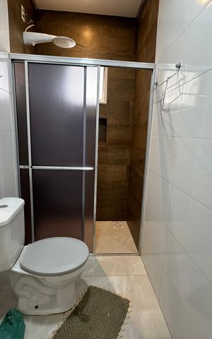 Casa à venda com 230m², 3 quartos e 2 vagas Casa à venda com 230m², 3 quartos e 2 vagasBanheiro 3