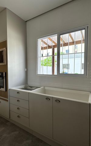 Casa à venda com 230m², 3 quartos e 2 vagas Casa à venda com 230m², 3 quartos e 2 vagasCozinha