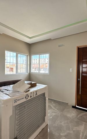 Casa à venda com 230m², 3 quartos e 2 vagas Casa à venda com 230m², 3 quartos e 2 vagasSala