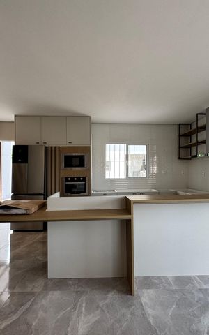 Casa à venda com 230m², 3 quartos e 2 vagas Casa à venda com 230m², 3 quartos e 2 vagasCozinha