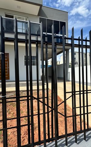 Casa à venda com 230m², 3 quartos e 2 vagas Casa à venda com 230m², 3 quartos e 2 vagasPlaquinha fachada instalada