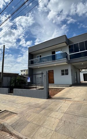 Casa à venda com 230m², 3 quartos e 2 vagas Casa à venda com 230m², 3 quartos e 2 vagasFachada