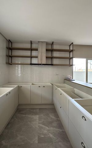 Casa à venda com 230m², 3 quartos e 2 vagas Casa à venda com 230m², 3 quartos e 2 vagasCozinha