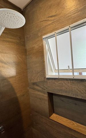 Casa à venda com 230m², 3 quartos e 2 vagas Casa à venda com 230m², 3 quartos e 2 vagasBanheiro 3