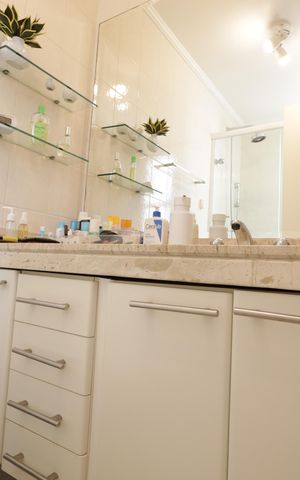 Apartamento à venda com 85m², 2 quartos e 2 vagasBanheiro da Suíte