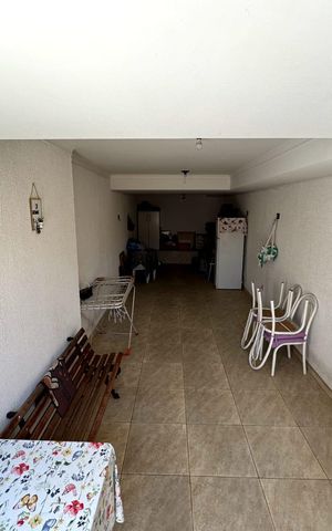 Casa à venda com 160m², 3 quartos e 2 vagas Casa à venda com 160m², 3 quartos e 2 vagasÁrea Externa
