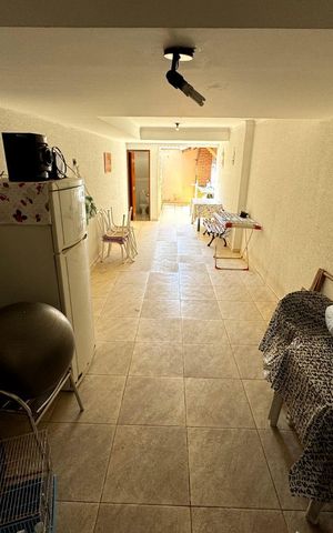 Casa à venda com 160m², 3 quartos e 2 vagas Casa à venda com 160m², 3 quartos e 2 vagasÁrea Externa
