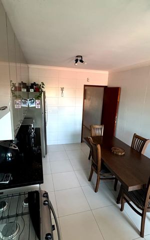 Casa à venda com 160m², 3 quartos e 2 vagas Casa à venda com 160m², 3 quartos e 2 vagasCozinha