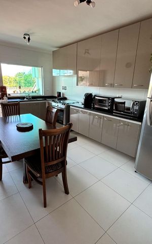 Casa à venda com 160m², 3 quartos e 2 vagas Casa à venda com 160m², 3 quartos e 2 vagasCozinha