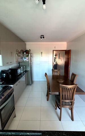 Casa à venda com 160m², 3 quartos e 2 vagas Casa à venda com 160m², 3 quartos e 2 vagasCozinha