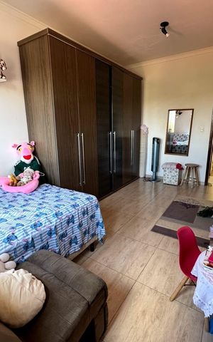 Casa à venda com 160m², 3 quartos e 2 vagas Casa à venda com 160m², 3 quartos e 2 vagasQuarto 1