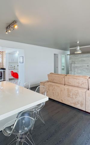 Apartamento à venda com 105m², 3 quartos e 1 vaga Apartamento à venda com 105m², 3 quartos e 1 vagaSala