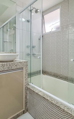 Apartamento à venda com 105m², 3 quartos e 1 vaga Apartamento à venda com 105m², 3 quartos e 1 vagaBanheiro da Suíte