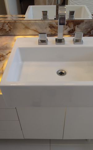 Apartamento à venda com 1427m², 2 quartos e 4 vagasBanheiro da Suíte