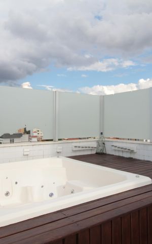 Apartamento à venda com 1427m², 2 quartos e 4 vagasPiscina