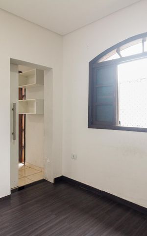 Casa à venda com 250m², 3 quartos e 3 vagas Casa à venda com 250m², 3 quartos e 3 vagasQuarto 1