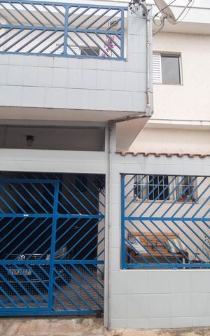 Casa para alugar com 140m², 4 quartos e 1 vaga Casa para alugar com 140m², 4 quartos e 1 vagaFachada