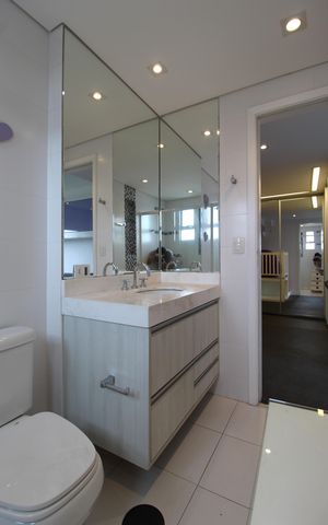 Apartamento à venda com 377m², 3 quartos e 6 vagasBanheiro da Suíte 2