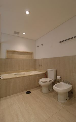 Apartamento à venda com 377m², 3 quartos e 6 vagasBanheiro da Suíte 3
