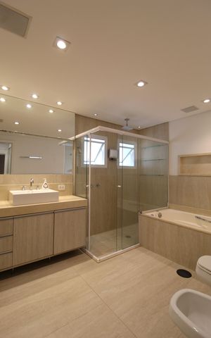 Apartamento à venda com 377m², 3 quartos e 6 vagasBanheiro da Suíte 3