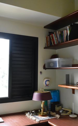 Apartamento à venda com 165m², 3 quartos e 2 vagas Apartamento à venda com 165m², 3 quartos e 2 vagasEscritório