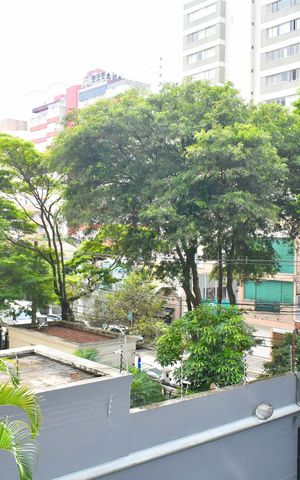 Apartamento à venda com 165m², 3 quartos e 2 vagas Apartamento à venda com 165m², 3 quartos e 2 vagasSuíte