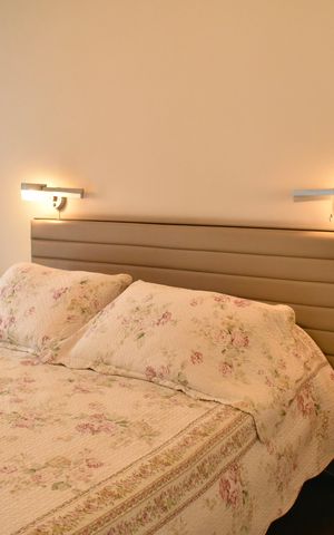 Apartamento à venda com 165m², 3 quartos e 2 vagas Apartamento à venda com 165m², 3 quartos e 2 vagasSuíte